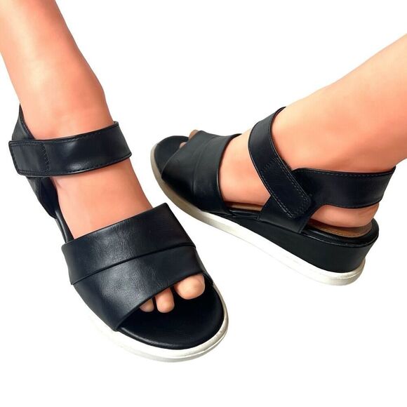 Sofft EuroSoft Sandal Womens 7M Comfort Casual Wedge Black Faux Leather Open Toe - Picture 1 of 12